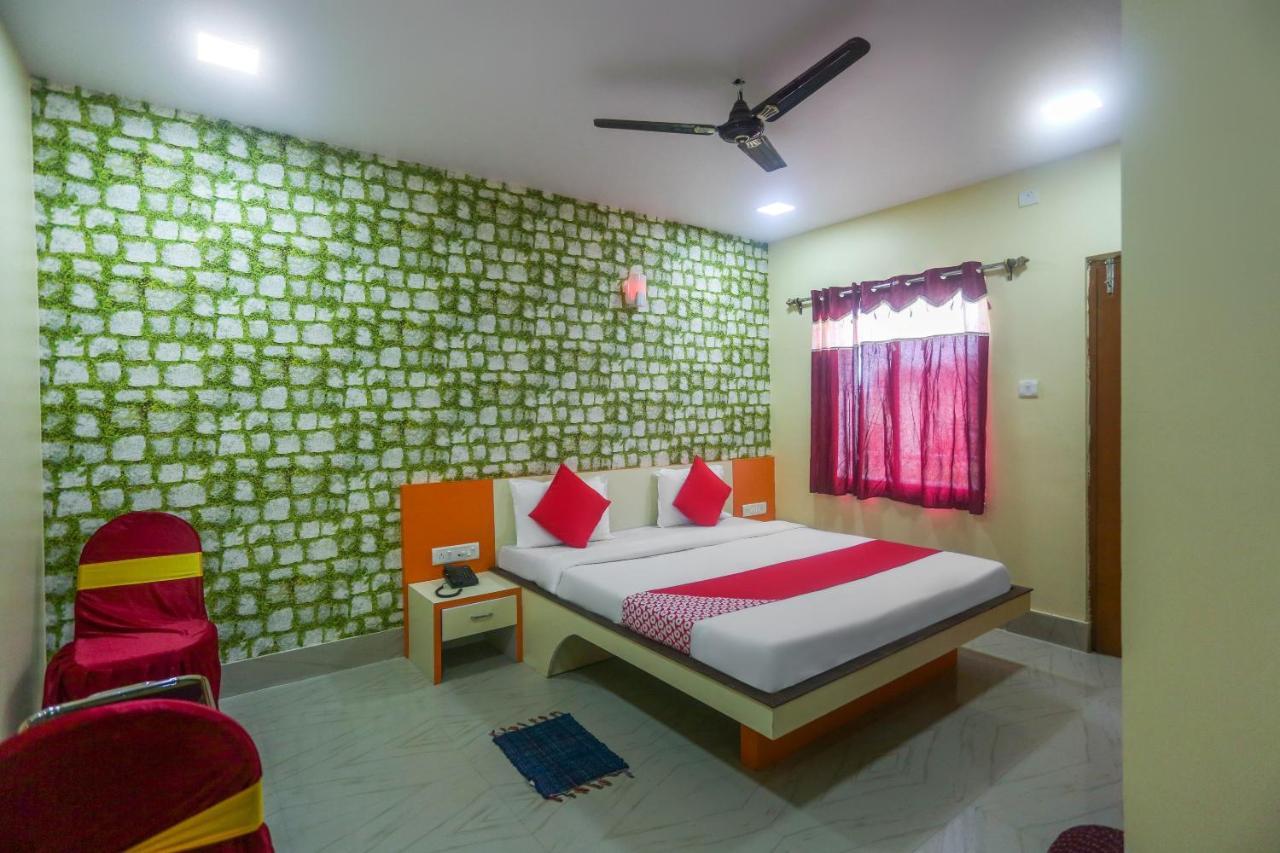Oyo 60771 New Puri Hotel Екстер'єр фото
