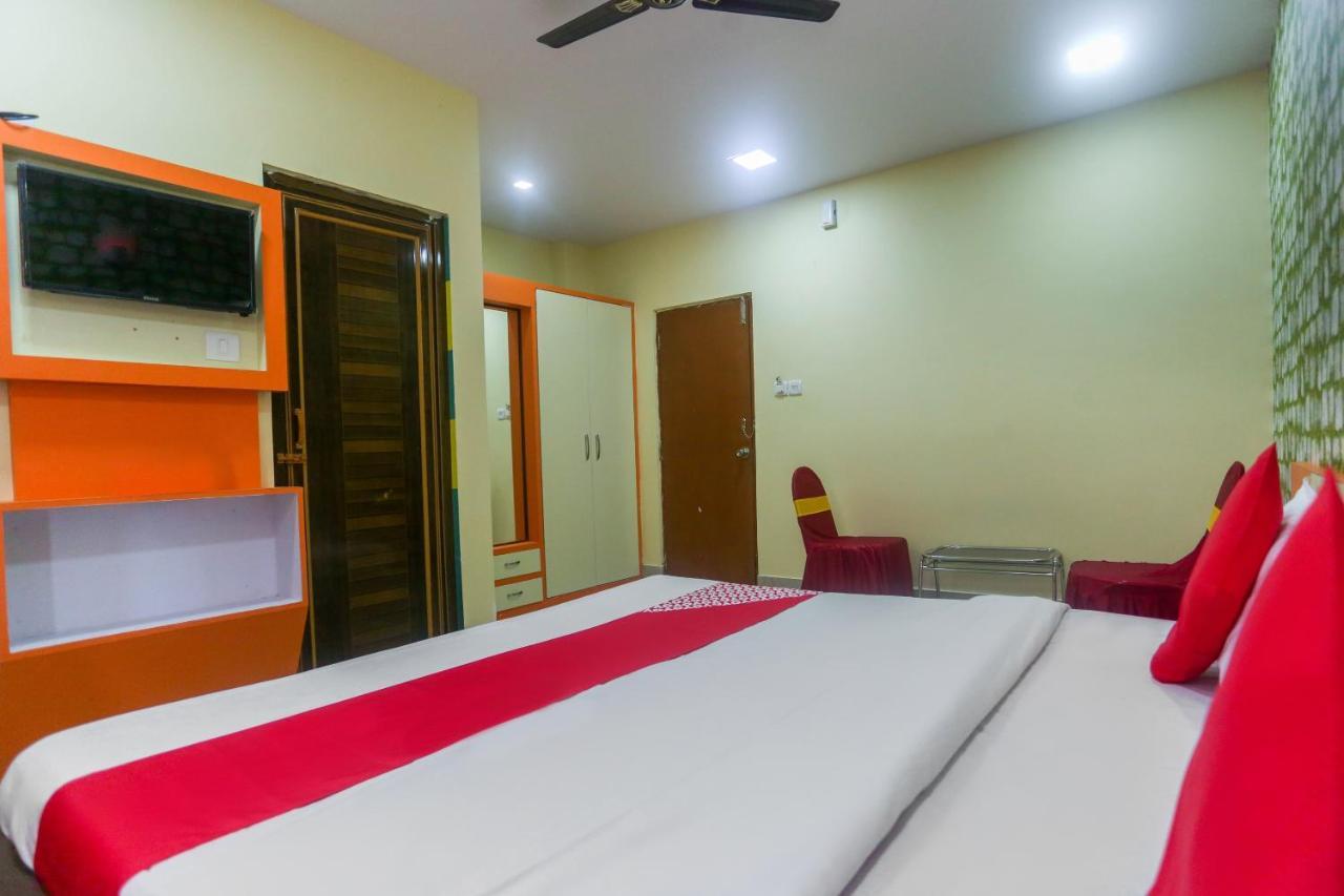 Oyo 60771 New Puri Hotel Екстер'єр фото