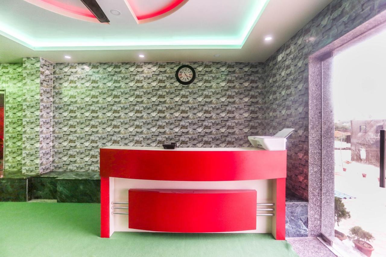 Oyo 60771 New Puri Hotel Екстер'єр фото